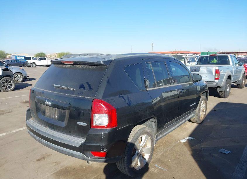 Photo 4 of 2013 Jeep Compass LATITUDE (VIN 1C4NJCEB9DD237504)
