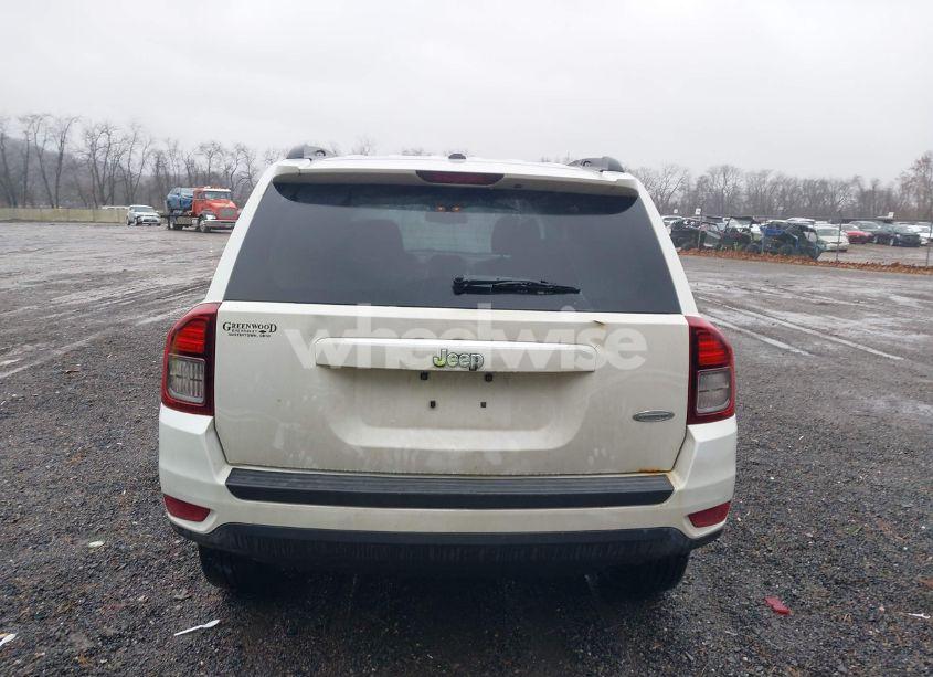 Photo 17 of 2014 Jeep Compass LATITUDE (VIN 1C4NJCEB9ED660004)