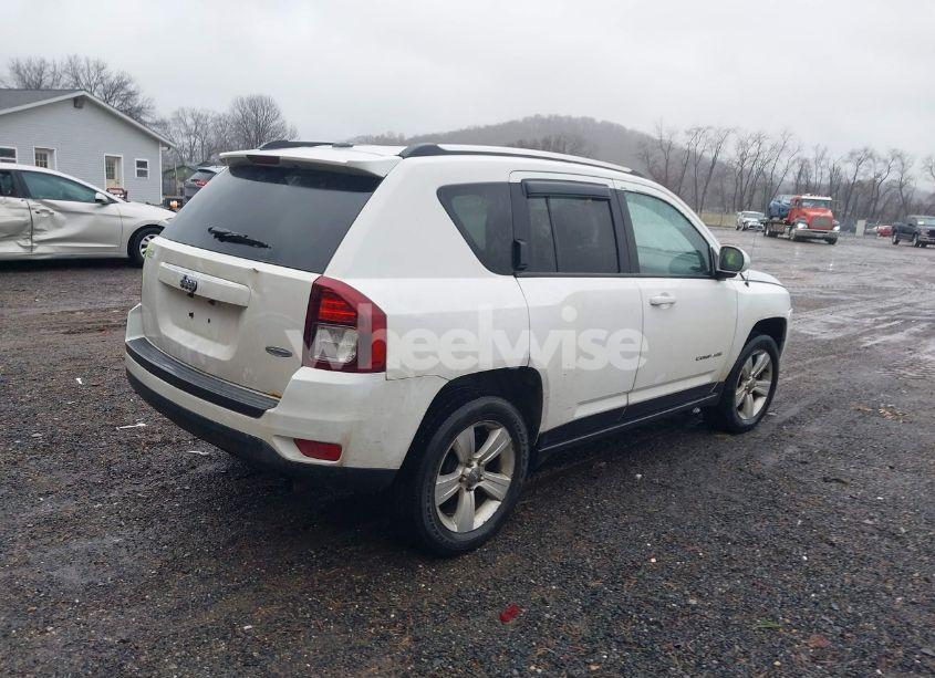 Photo 4 of 2014 Jeep Compass LATITUDE (VIN 1C4NJCEB9ED660004)