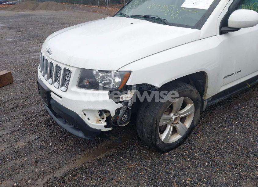 Photo 6 of 2014 Jeep Compass LATITUDE (VIN 1C4NJCEB9ED660004)