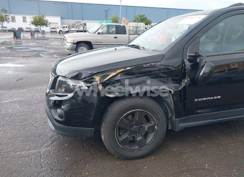 Photo 6 of 2017 Jeep Compass LATITUDE FWD (VIN 1C4NJCEB9HD160736)