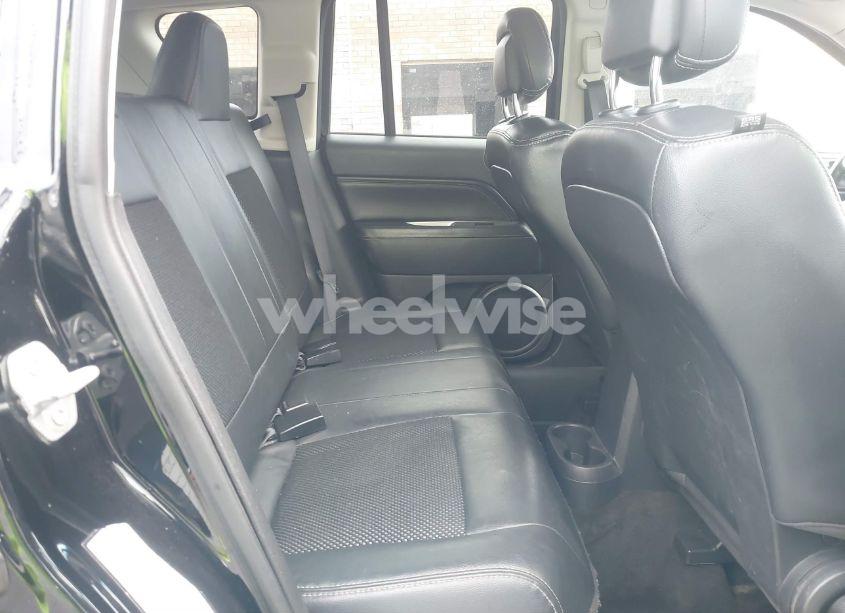 Photo 8 of 2017 Jeep Compass LATITUDE FWD (VIN 1C4NJCEB9HD160736)