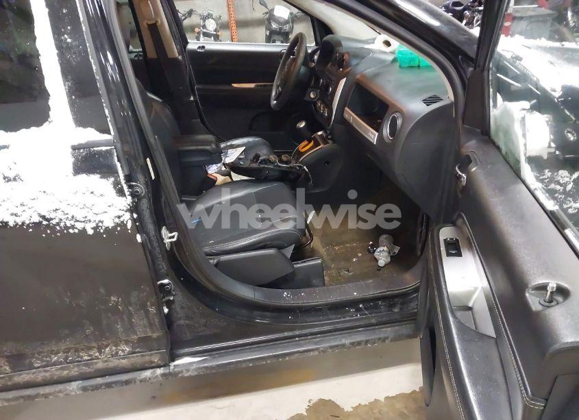 Photo 5 of 2014 Jeep Compass SPORT/NORTH (VIN 1C4NJDAB5ED805261)