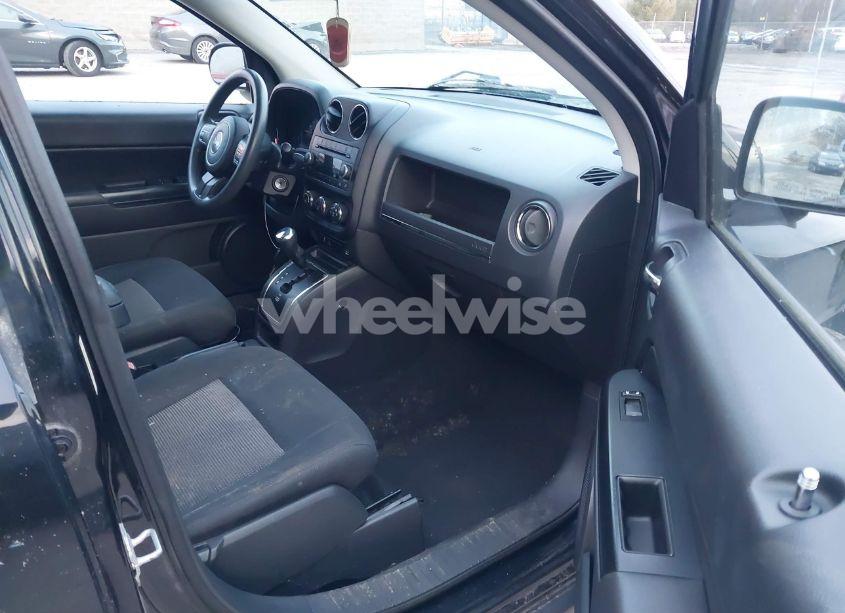 Photo 5 of 2012 Jeep Compass SPORT (VIN 1C4NJDBB0CD553169)