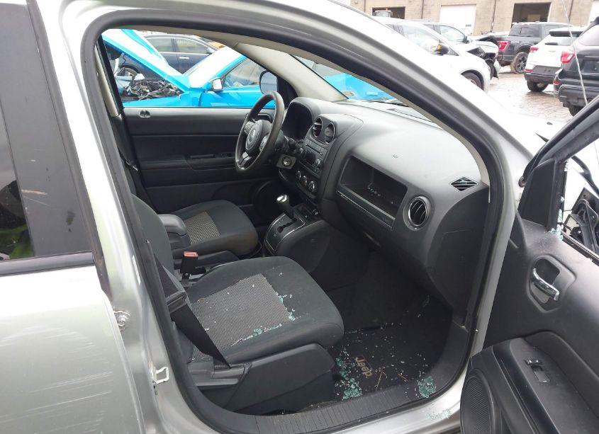 Photo 5 of 2012 Jeep Compass SPORT (VIN 1C4NJDBB0CD651246)