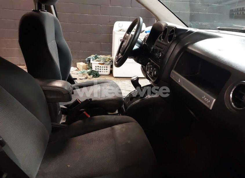 Photo 5 of 2014 Jeep Compass SPORT (VIN 1C4NJDBB0ED503634)