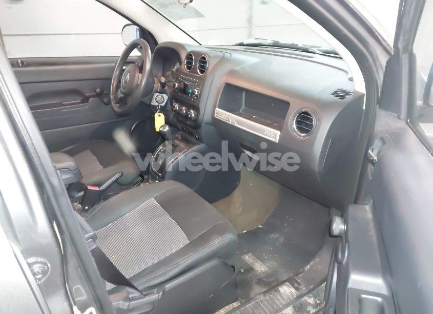 Photo 5 of 2014 Jeep Compass SPORT (VIN 1C4NJDBB0ED535757)