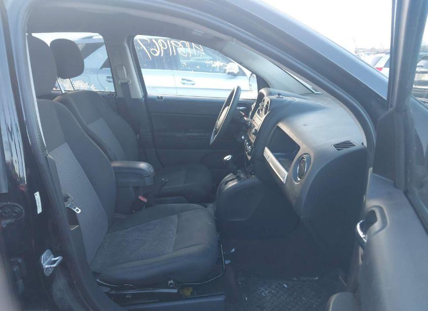 Photo 5 of 2014 Jeep Compass SPORT (VIN 1C4NJDBB0ED563770)