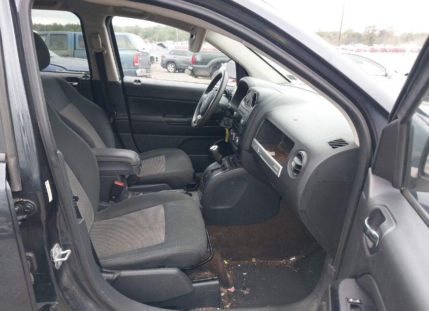 Photo 5 of 2014 Jeep Compass SPORT (VIN 1C4NJDBB0ED661357)