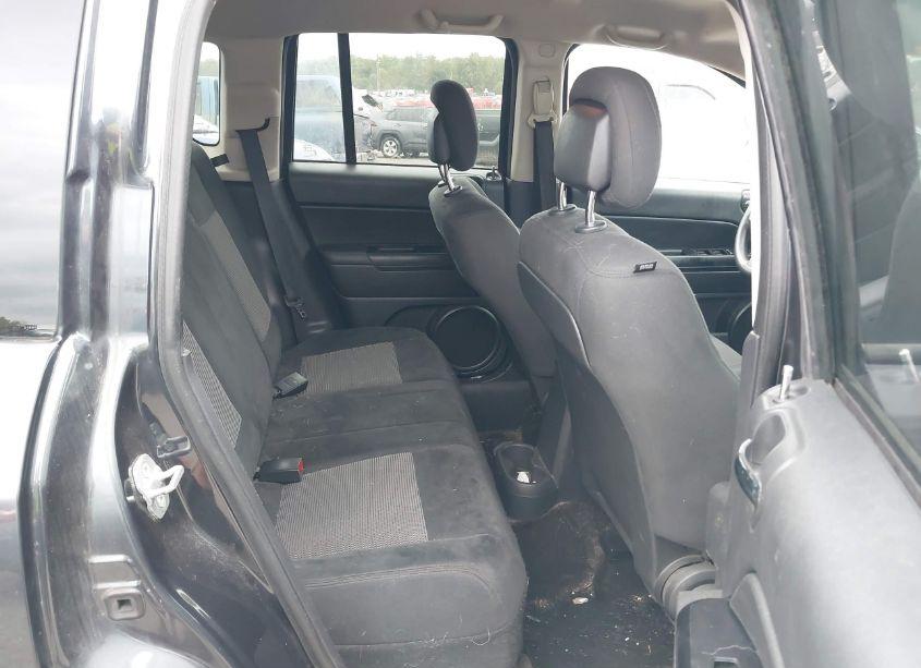 Photo 8 of 2014 Jeep Compass SPORT (VIN 1C4NJDBB0ED661357)