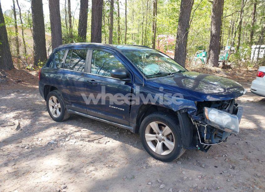 2014 Jeep Compass SPORT (VIN 1C4NJDBB0ED880383) main photo