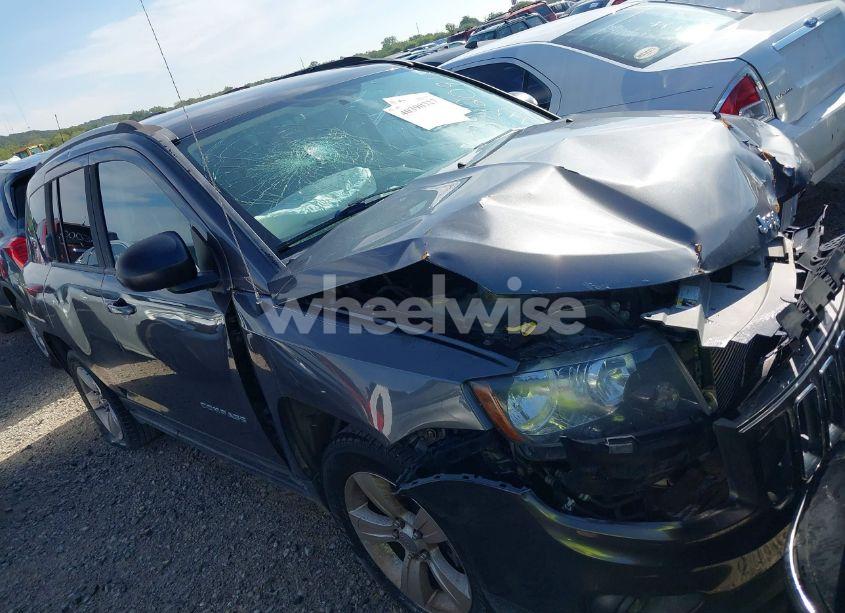 2016 Jeep Compass SPORT (VIN 1C4NJDBB0GD511414) main photo