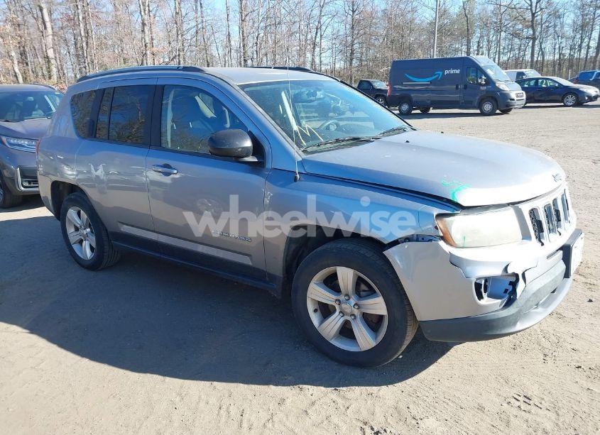 2016 Jeep Compass SPORT (VIN 1C4NJDBB0GD520629) main photo