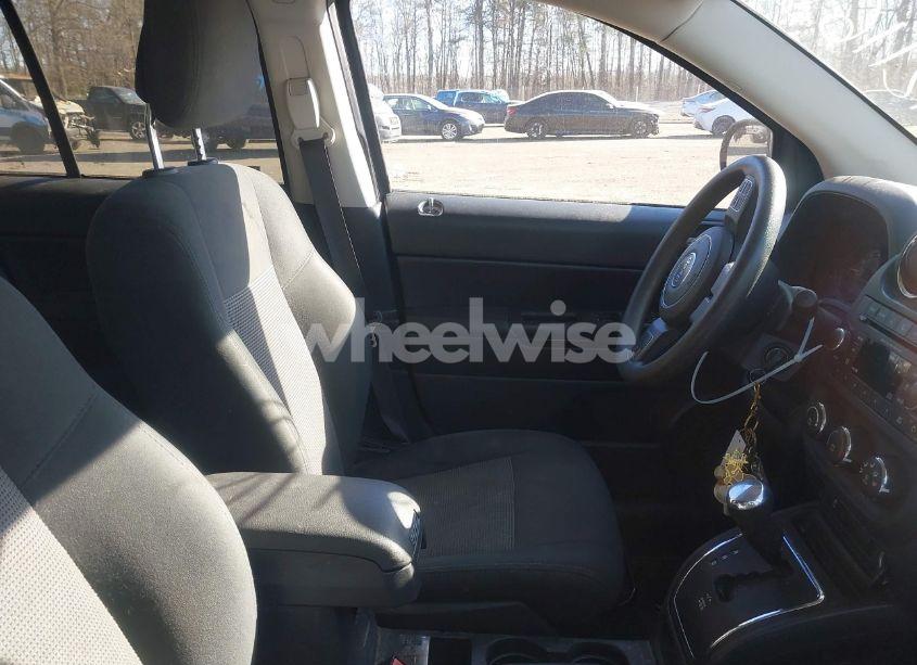 Photo 5 of 2016 Jeep Compass SPORT (VIN 1C4NJDBB0GD520629)
