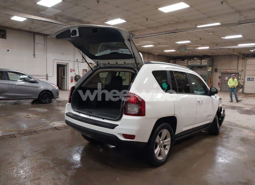 Photo 4 of 2016 Jeep Compass SPORT (VIN 1C4NJDBB0GD571810)