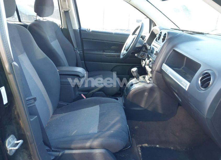 Photo 5 of 2016 Jeep Compass SPORT (VIN 1C4NJDBB0GD571824)