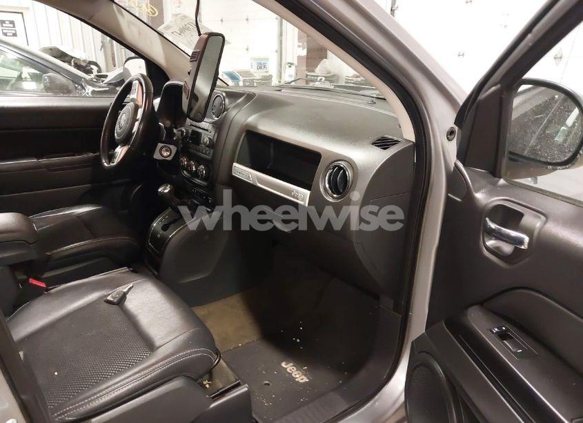 Photo 5 of 2017 Jeep Compass SPORT SE 4X4 (VIN 1C4NJDBB0HD113153)