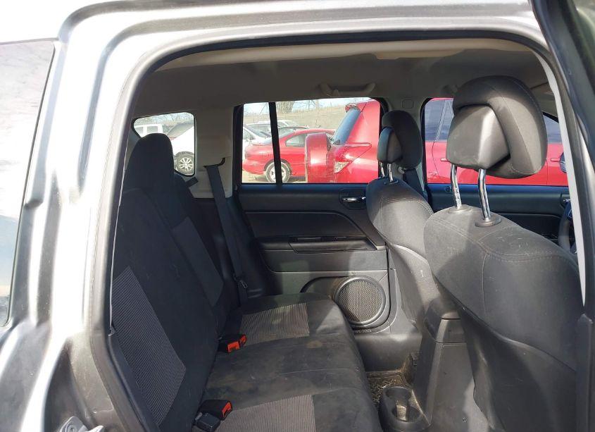 Photo 8 of 2013 Jeep Compass SPORT (VIN 1C4NJDBB1DD108425)