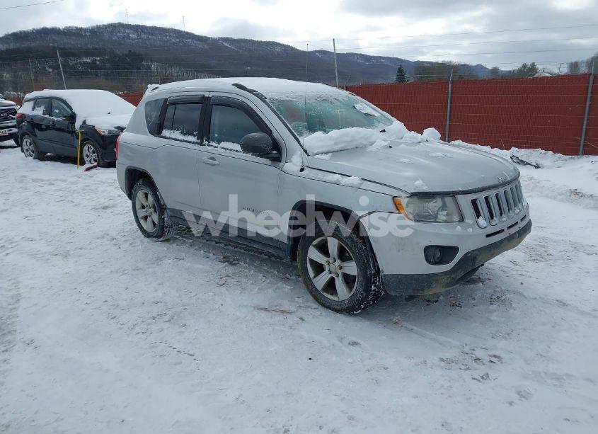 2013 Jeep Compass SPORT (VIN 1C4NJDBB1DD113866) main photo