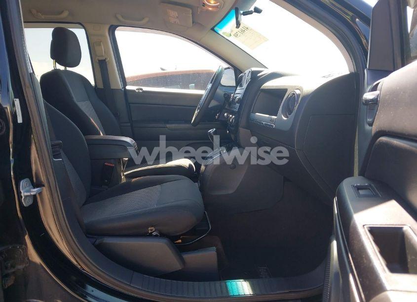 Photo 5 of 2013 Jeep Compass SPORT (VIN 1C4NJDBB1DD217533)