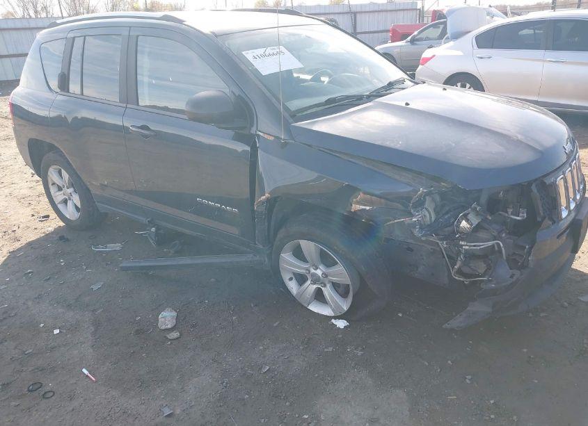 2014 Jeep Compass SPORT (VIN 1C4NJDBB1ED572641) main photo