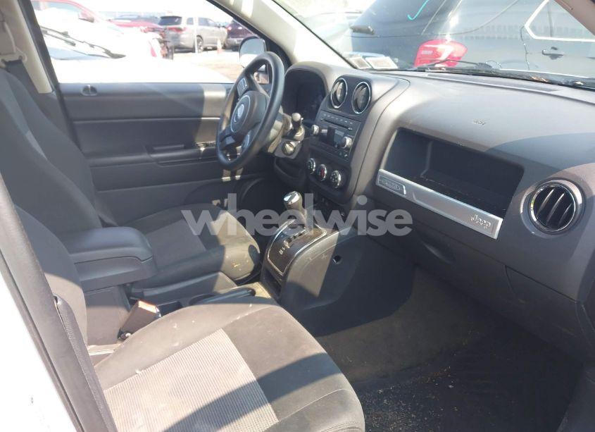 Photo 5 of 2014 Jeep Compass SPORT (VIN 1C4NJDBB2ED926957)