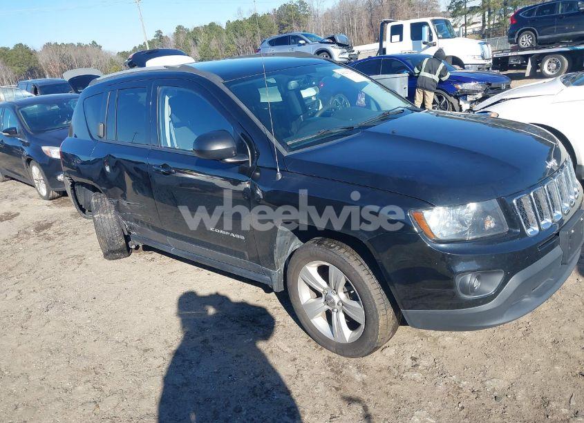 2017 Jeep Compass SPORT 4X4 (VIN 1C4NJDBB2HD154612) main photo