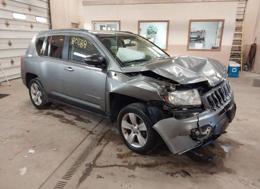 2013 Jeep Compass SPORT (VIN 1C4NJDBB3DD108748) main photo