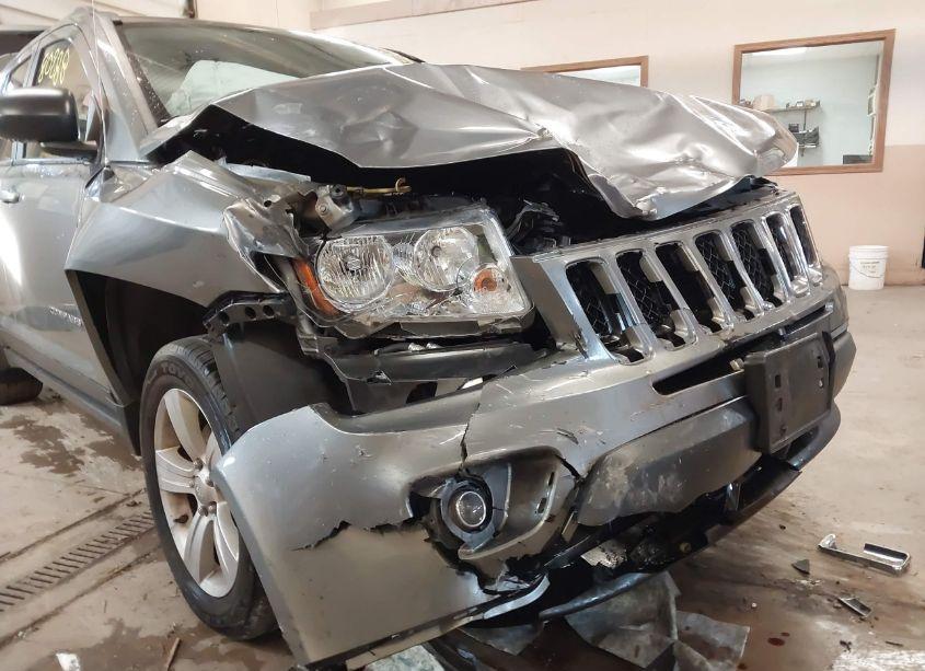 Photo 6 of 2013 Jeep Compass SPORT (VIN 1C4NJDBB3DD108748)