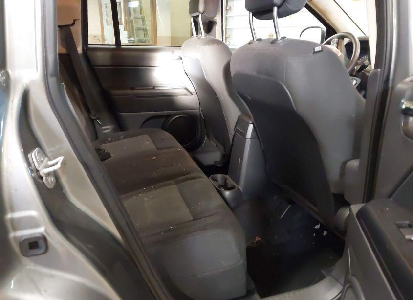 Photo 8 of 2013 Jeep Compass SPORT (VIN 1C4NJDBB3DD108748)