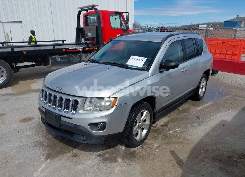 Photo 2 of 2013 Jeep Compass SPORT (VIN 1C4NJDBB3DD129423)