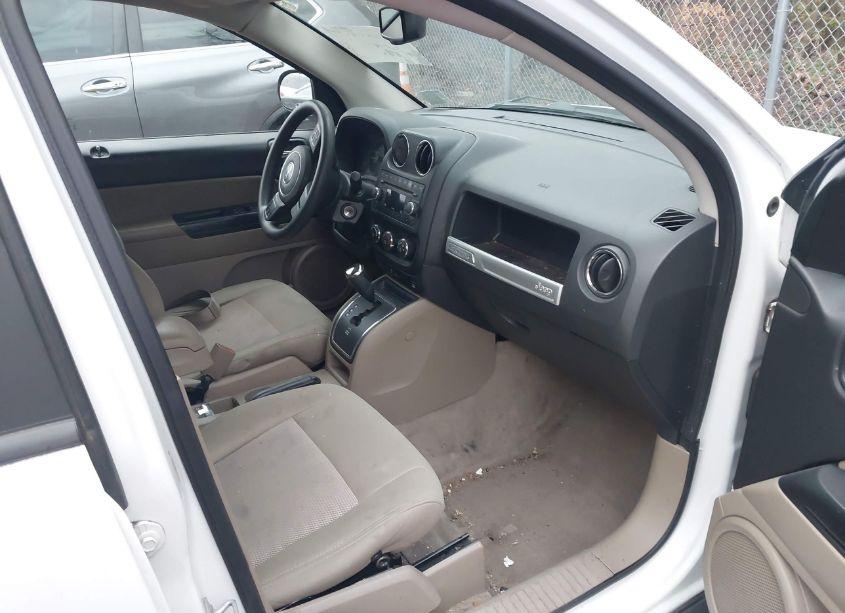 Photo 5 of 2014 Jeep Compass SPORT (VIN 1C4NJDBB3ED532884)