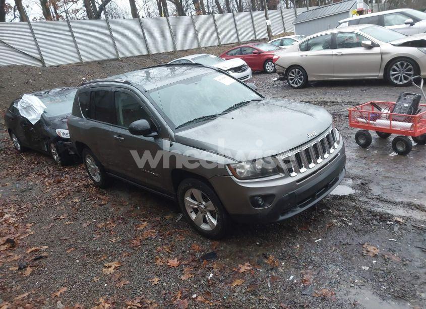 2014 Jeep Compass SPORT (VIN 1C4NJDBB3ED592213) main photo