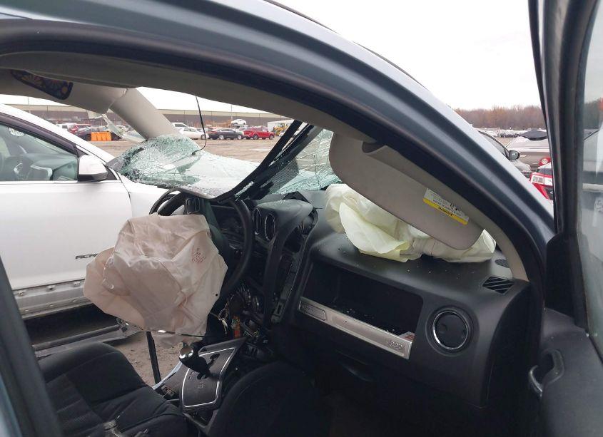 Photo 5 of 2014 Jeep Compass SPORT (VIN 1C4NJDBB3ED592373)