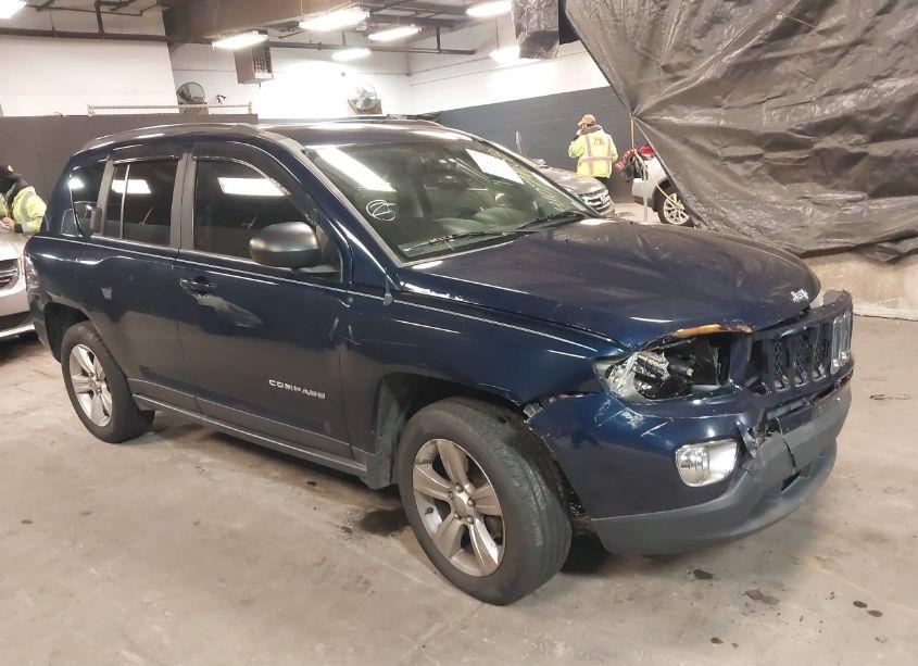 2014 Jeep Compass SPORT (VIN 1C4NJDBB3ED642026) main photo