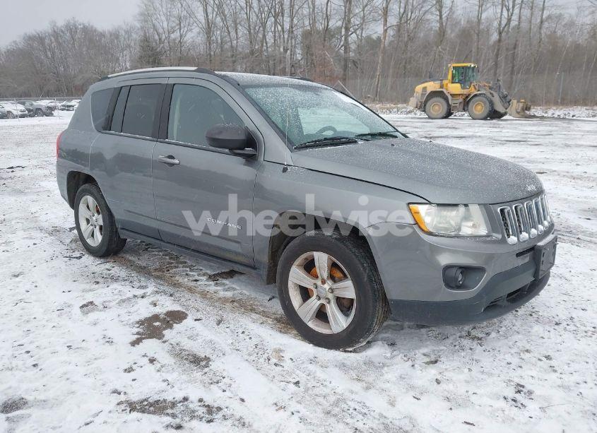2013 Jeep Compass SPORT (VIN 1C4NJDBB4DD280285) main photo