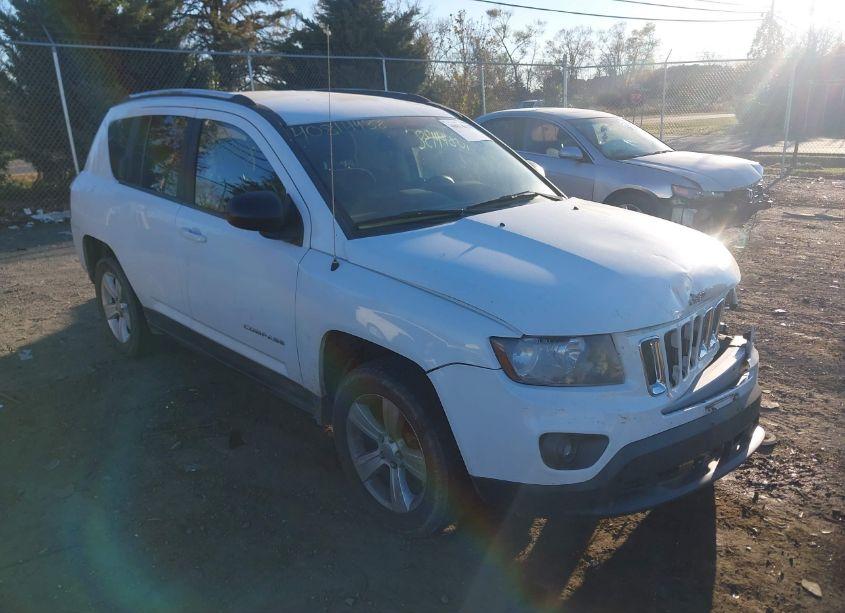2014 Jeep Compass SPORT (VIN 1C4NJDBB4ED647641) main photo