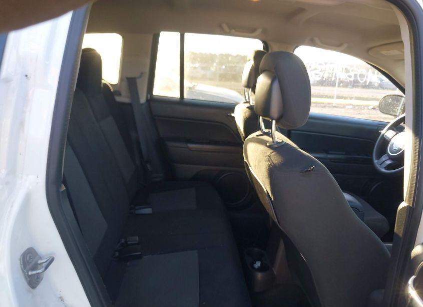 Photo 8 of 2014 Jeep Compass SPORT (VIN 1C4NJDBB4ED647641)