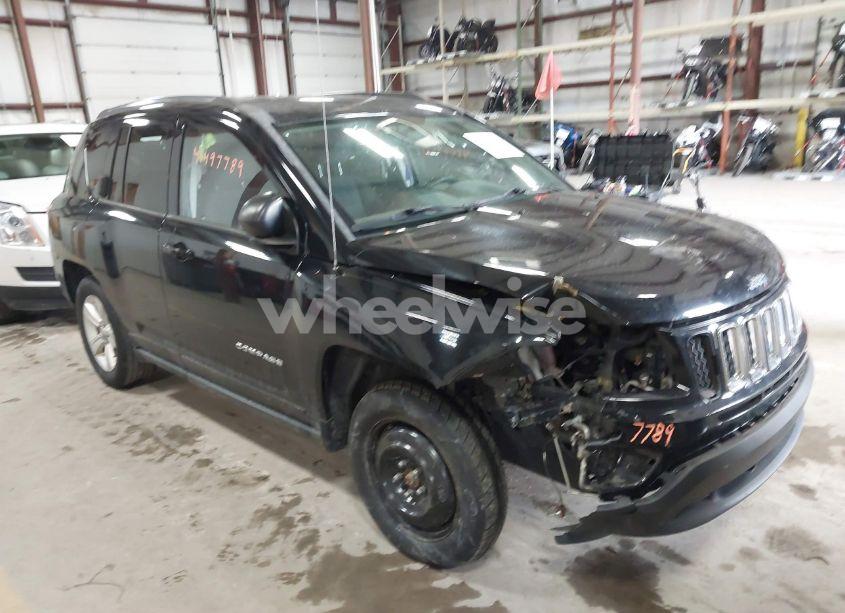 2015 Jeep Compass SPORT (VIN 1C4NJDBB4FD225886) main photo