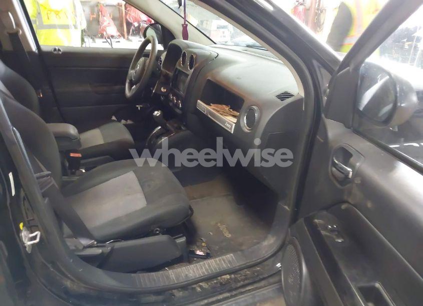 Photo 5 of 2015 Jeep Compass SPORT (VIN 1C4NJDBB4FD225886)