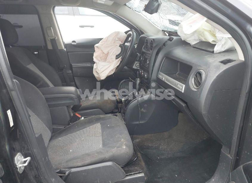 Photo 5 of 2016 Jeep Compass SPORT (VIN 1C4NJDBB4GD520648)