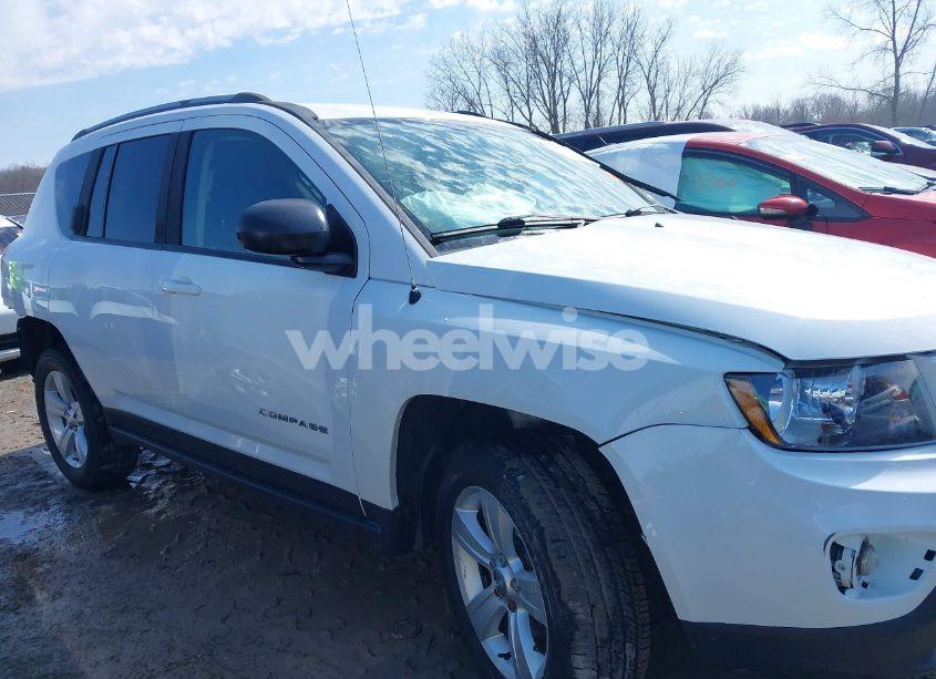 Photo 13 of 2016 Jeep Compass SPORT (VIN 1C4NJDBB4GD521251)