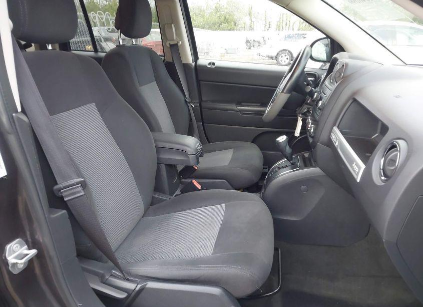 Photo 5 of 2016 Jeep Compass SPORT (VIN 1C4NJDBB4GD549437)