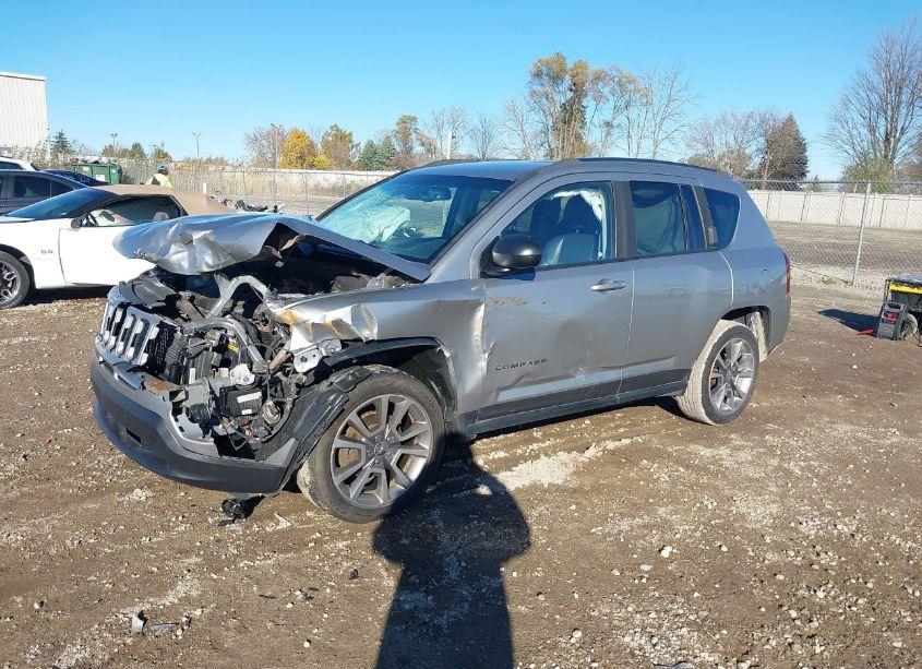 Photo 2 of 2016 Jeep Compass SPORT SE (VIN 1C4NJDBB4GD654639)