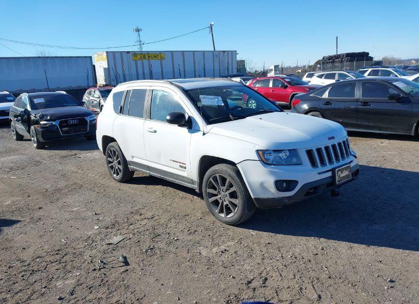 2016 Jeep Compass 75TH ANNIVERSARY (VIN 1C4NJDBB4GD674843) main photo