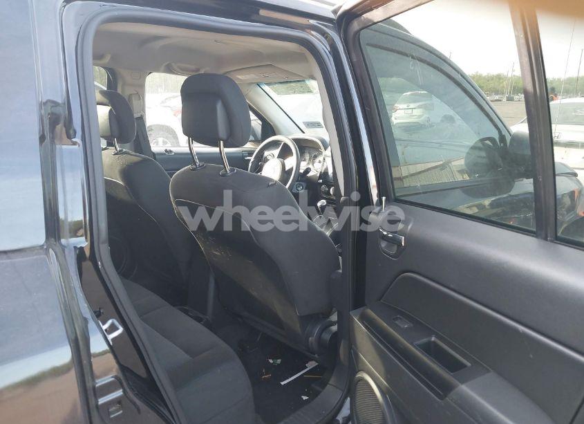 Photo 8 of 2016 Jeep Compass SPORT (VIN 1C4NJDBB4GD756524)