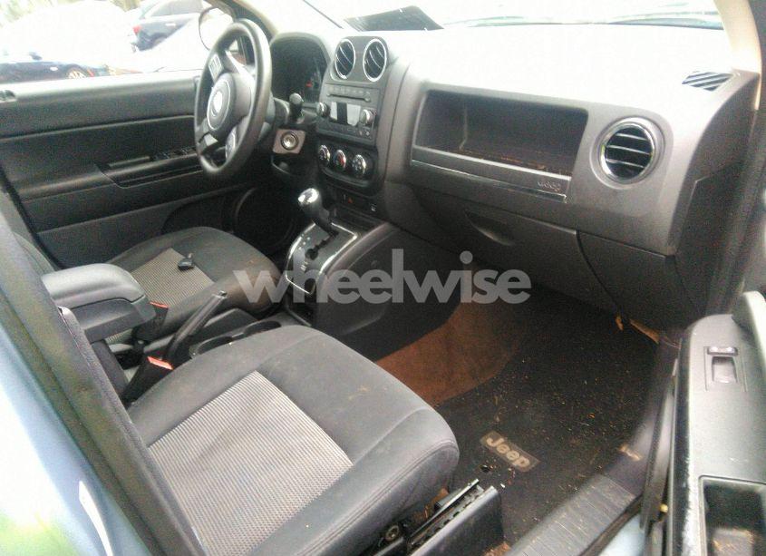 Photo 5 of 2013 Jeep Compass SPORT (VIN 1C4NJDBB5DD253757)