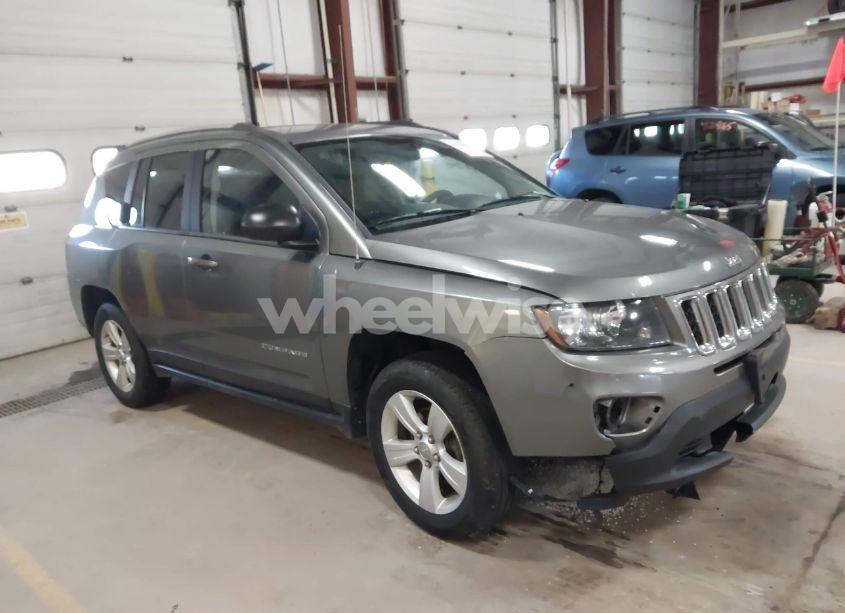 2014 Jeep Compass SPORT (VIN 1C4NJDBB5ED567863) main photo