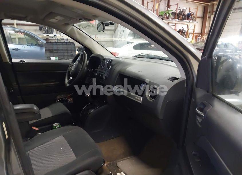 Photo 5 of 2014 Jeep Compass SPORT (VIN 1C4NJDBB5ED567863)