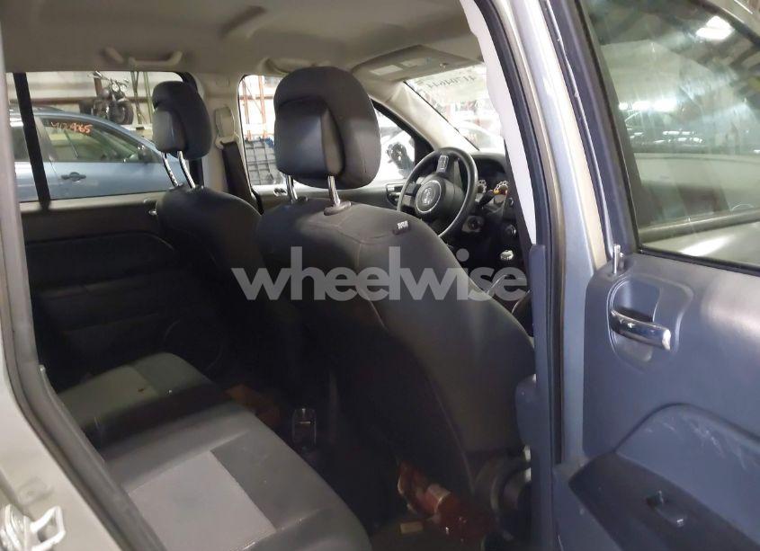 Photo 8 of 2014 Jeep Compass SPORT (VIN 1C4NJDBB5ED567863)